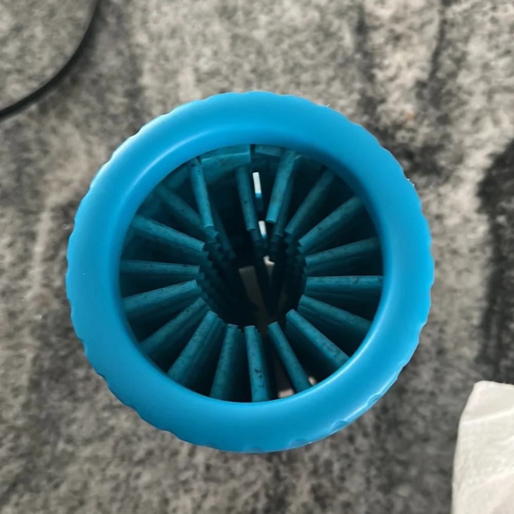 Dexas MudBuster Portable Dog Paw Cleaner, Medium, Blue